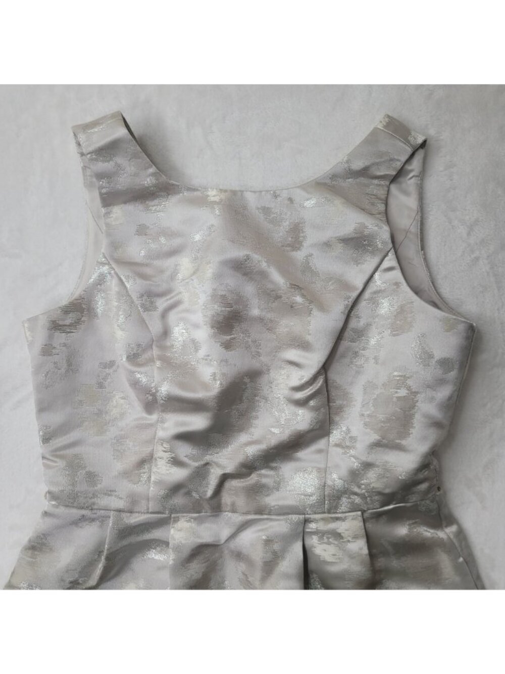 White House Black Market Women's Sleeveless Silver Jacquard Dress Size 4P - Picture 3 of 12